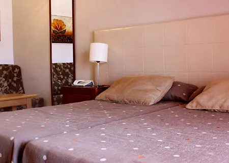 Hotell Ar Roca Esmeralda &